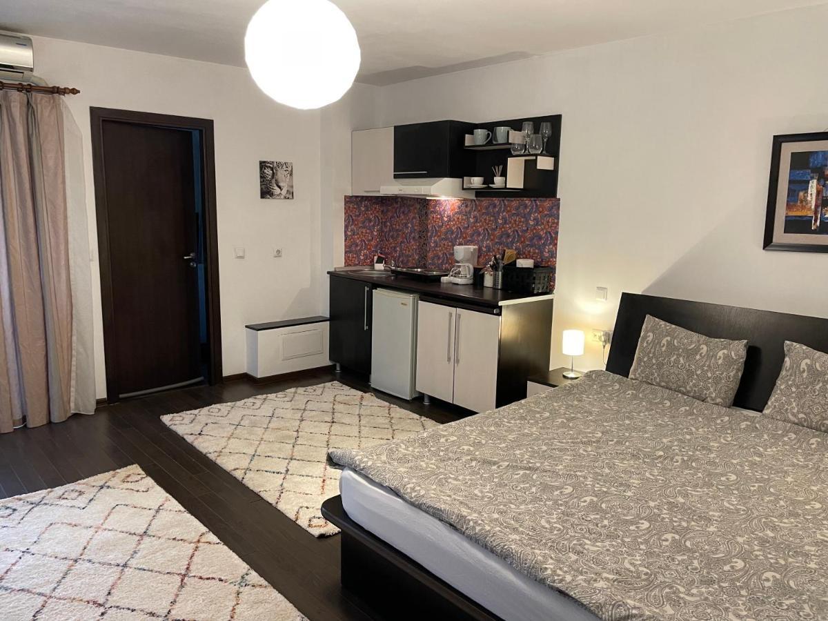 L'Atelier - Relax And Enjoy Your Stay Iasi Esterno foto