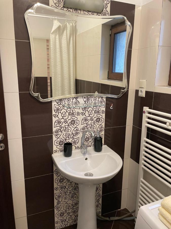 L'Atelier - Relax And Enjoy Your Stay Iasi Esterno foto